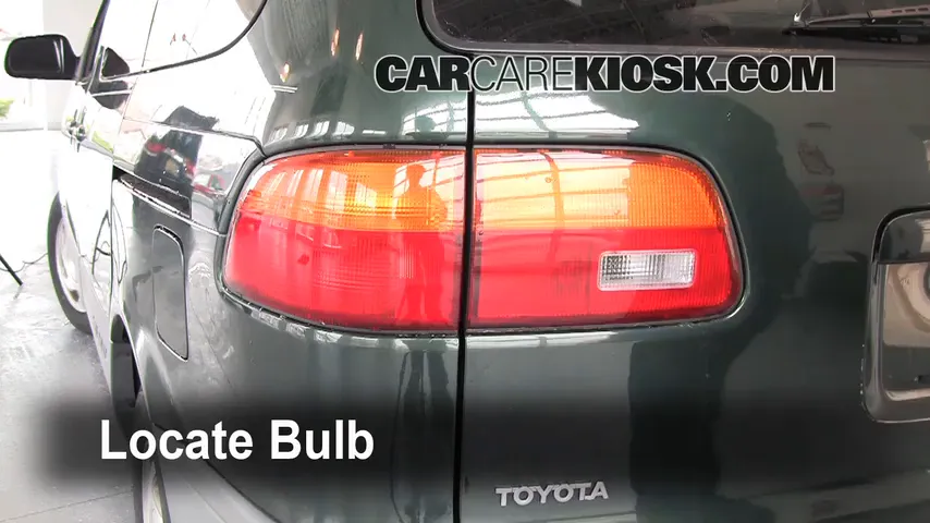 1999 Toyota Sienna LE 3.0L V6 Lights Turn Signal - Rear (replace bulb)